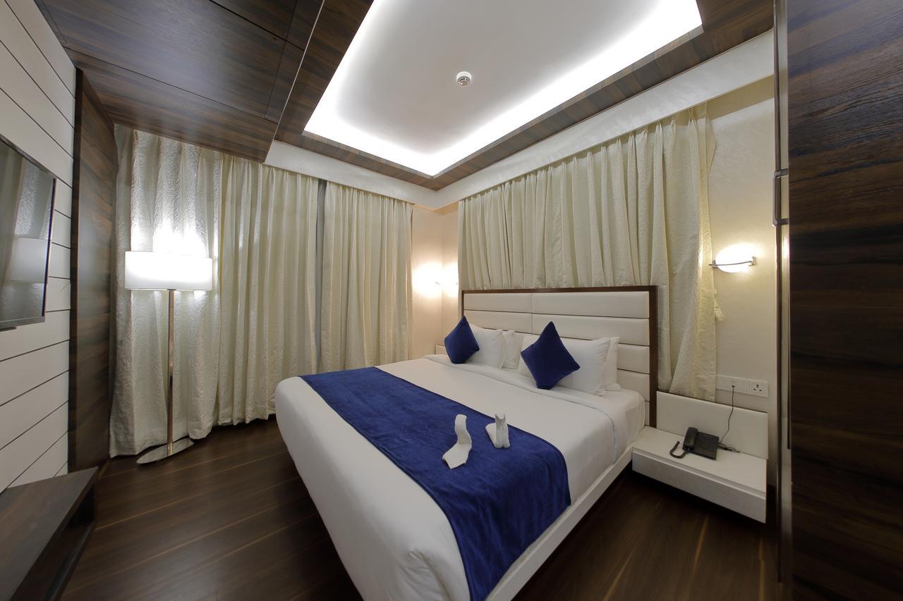 Hotel Silver Heights Ahmedabad Bagian luar foto